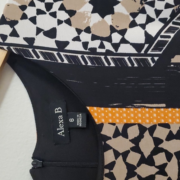 Patterned Dress - Picture 3 of 3